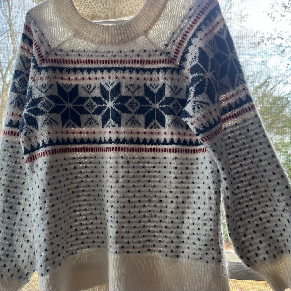 Abercrombie & Fitch sweater